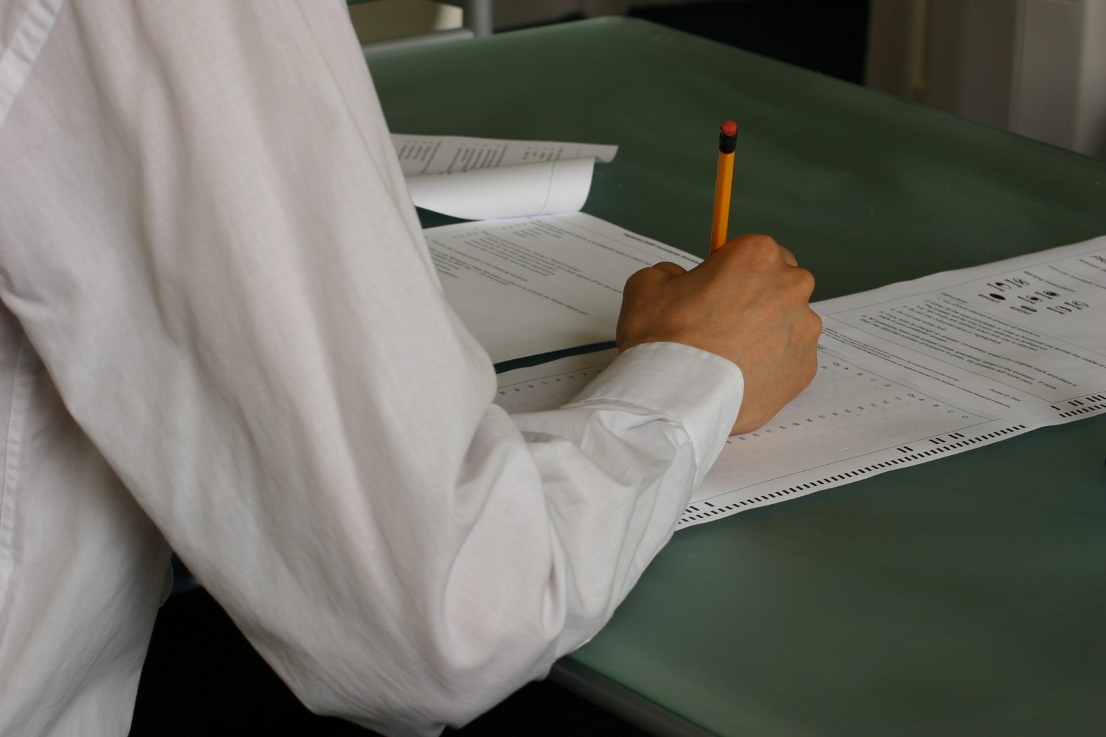 BSEB exam form 2027 — Bihar Board exam classroom me likhte students