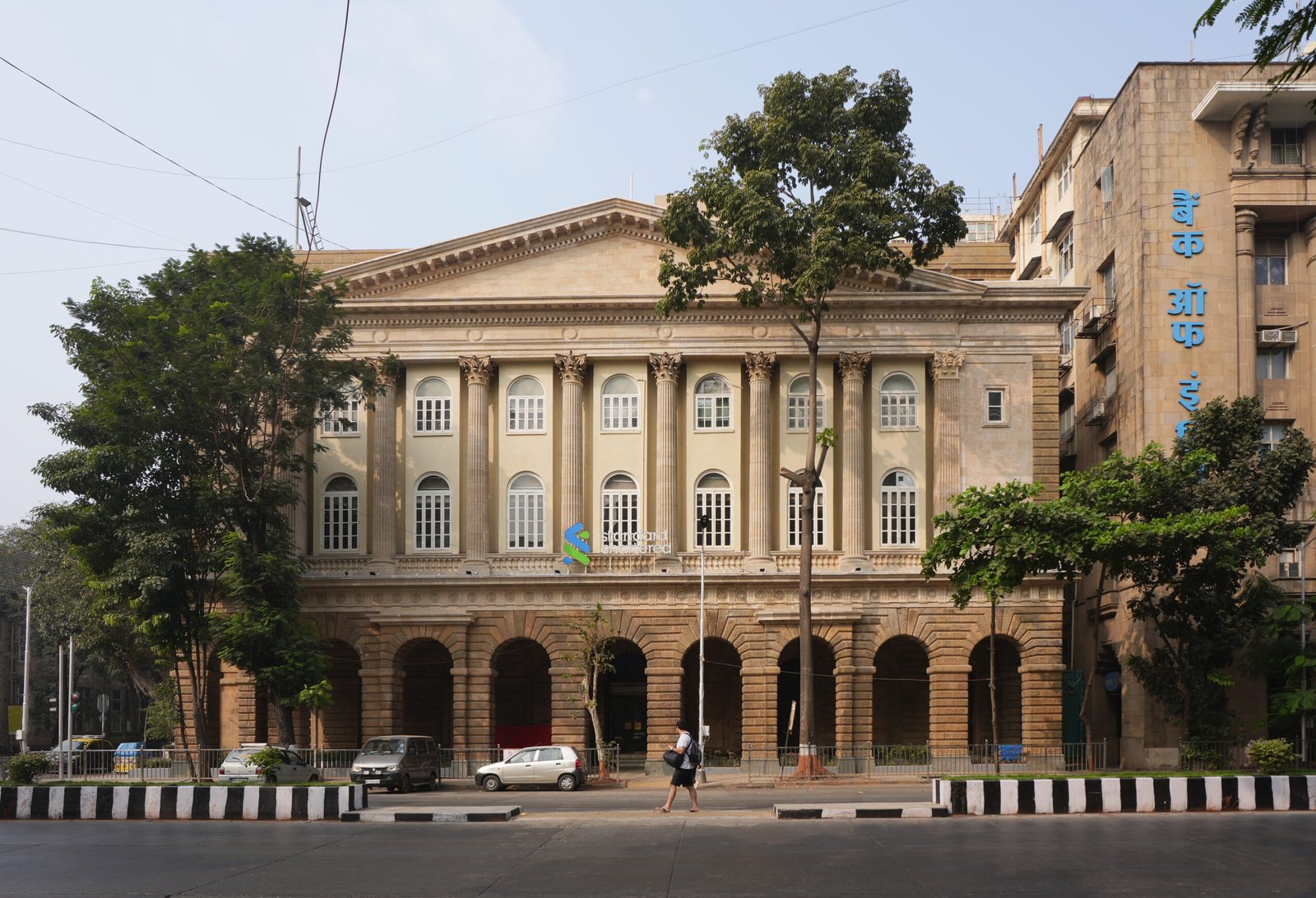 IBPS Clerk Admit Card 2026 — Mumbai me Standard Chartered Bank building