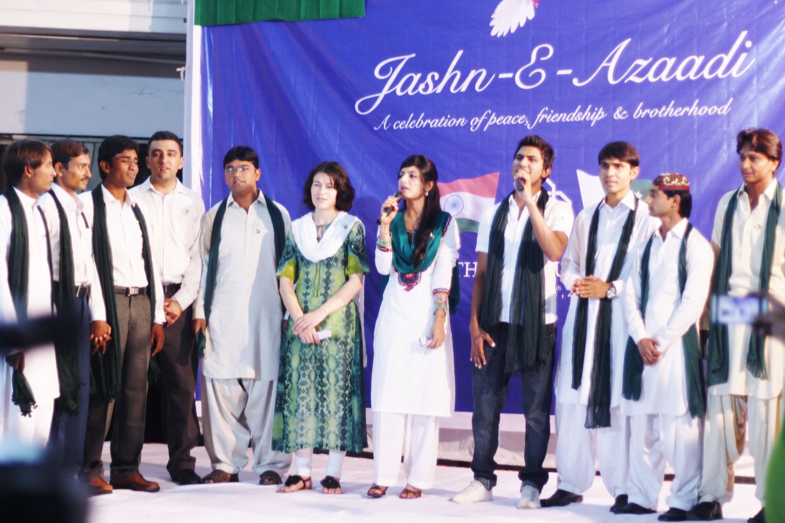 University campus mein students