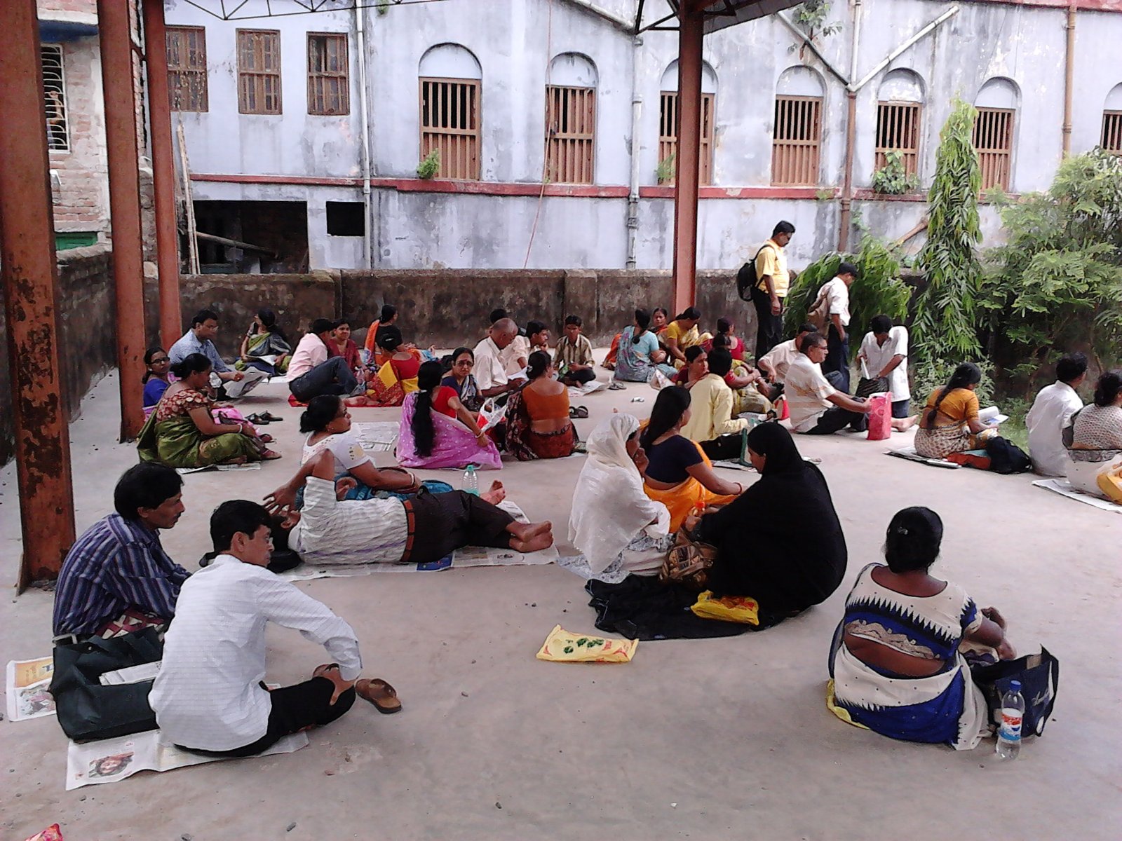 Pariksha hall mein baithe abhyarthi