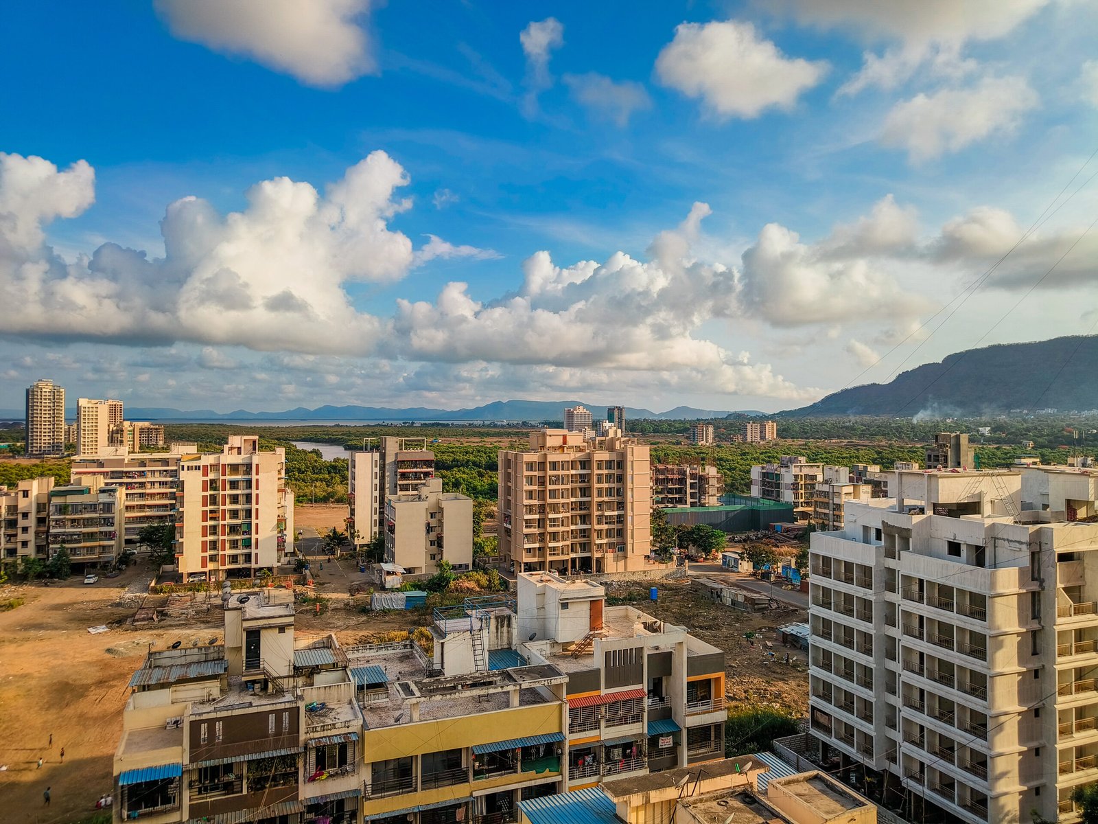 Samudra kinare South Navi Mumbai ke unche residential towers