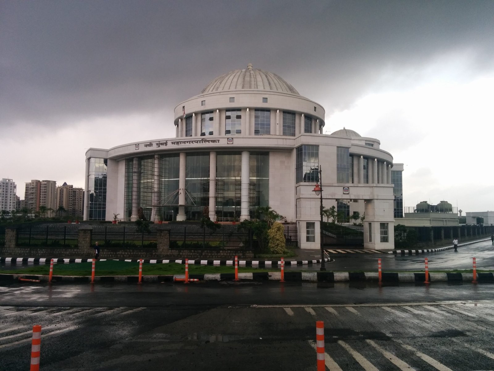 Navi Mumbai Municipal Corporation ki ek aur imarat ki tasveer